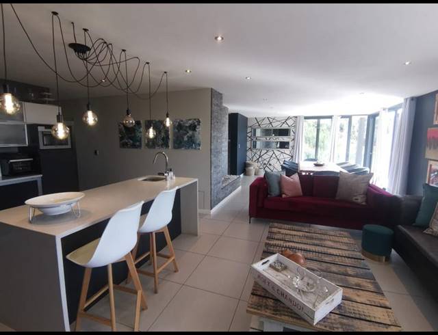 4 BEDROOM HOUSE FOR SALE IN WATERKLOOF RIDGE